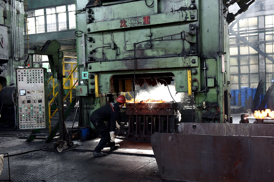 現(xiàn)場(chǎng)生產(chǎn)1 壓縮.jpg 現(xiàn)場(chǎng)生產(chǎn)1 壓縮.jpg