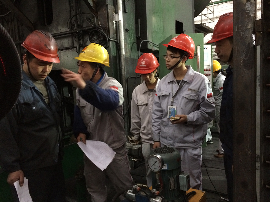 C:\Users\liangxq\Desktop\跟隨師父現(xiàn)場學(xué)習(xí).jpg C:\Users\liangxq\Desktop\跟隨師父現(xiàn)場學(xué)習(xí).jpg