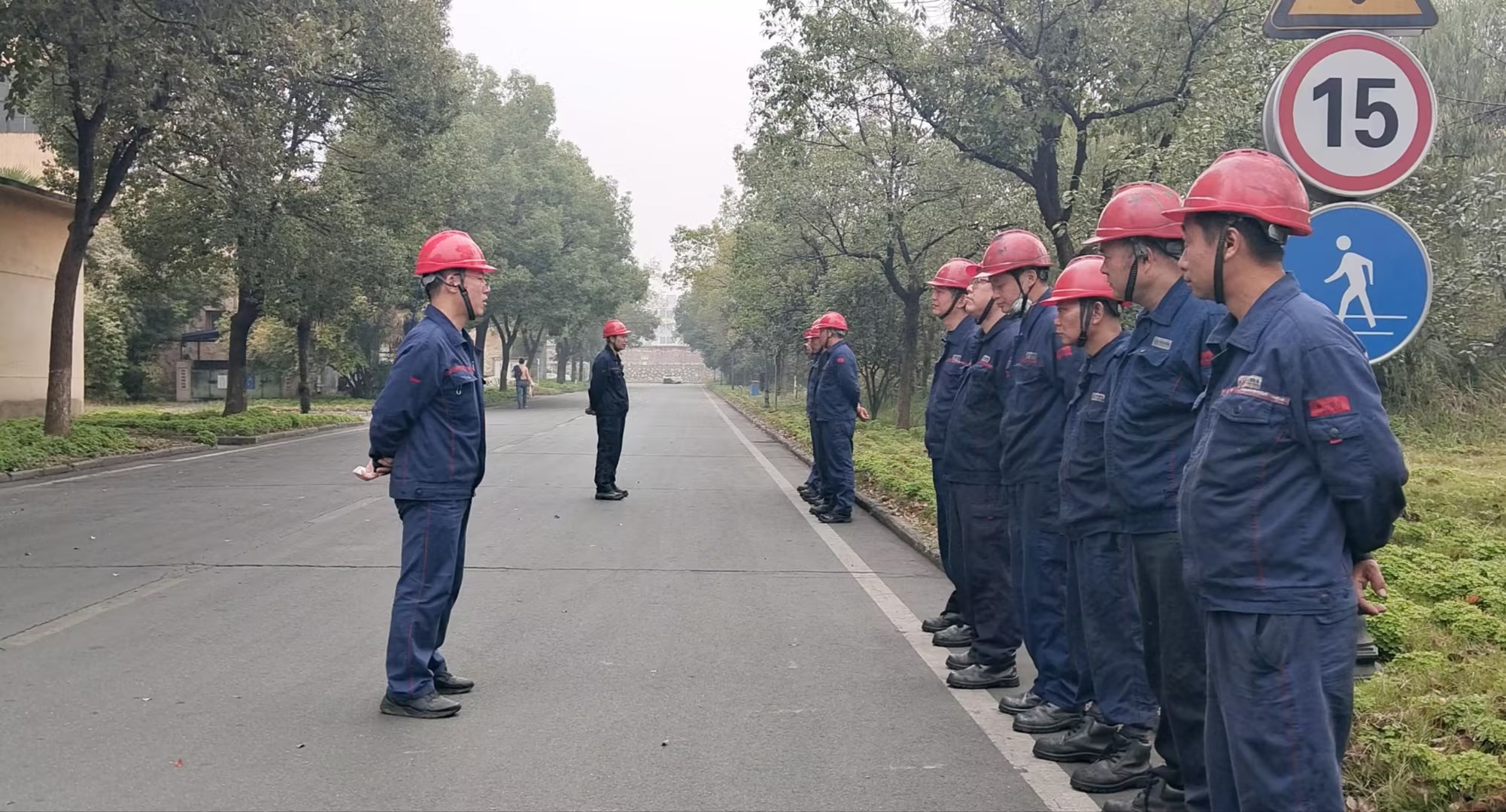 動(dòng)員會(huì)1.jpg 動(dòng)員會(huì)1.jpg