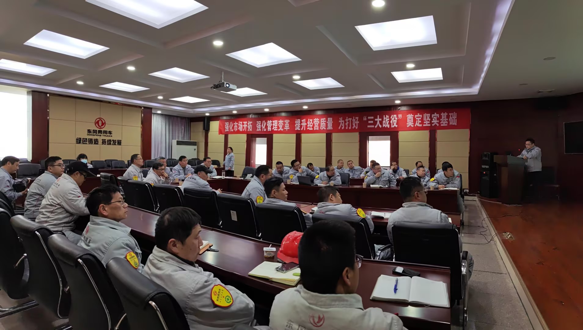 2b77712fd741db703e5a222a3de38ff6.jpg 2b77712fd741db703e5a222a3de38ff6.jpg