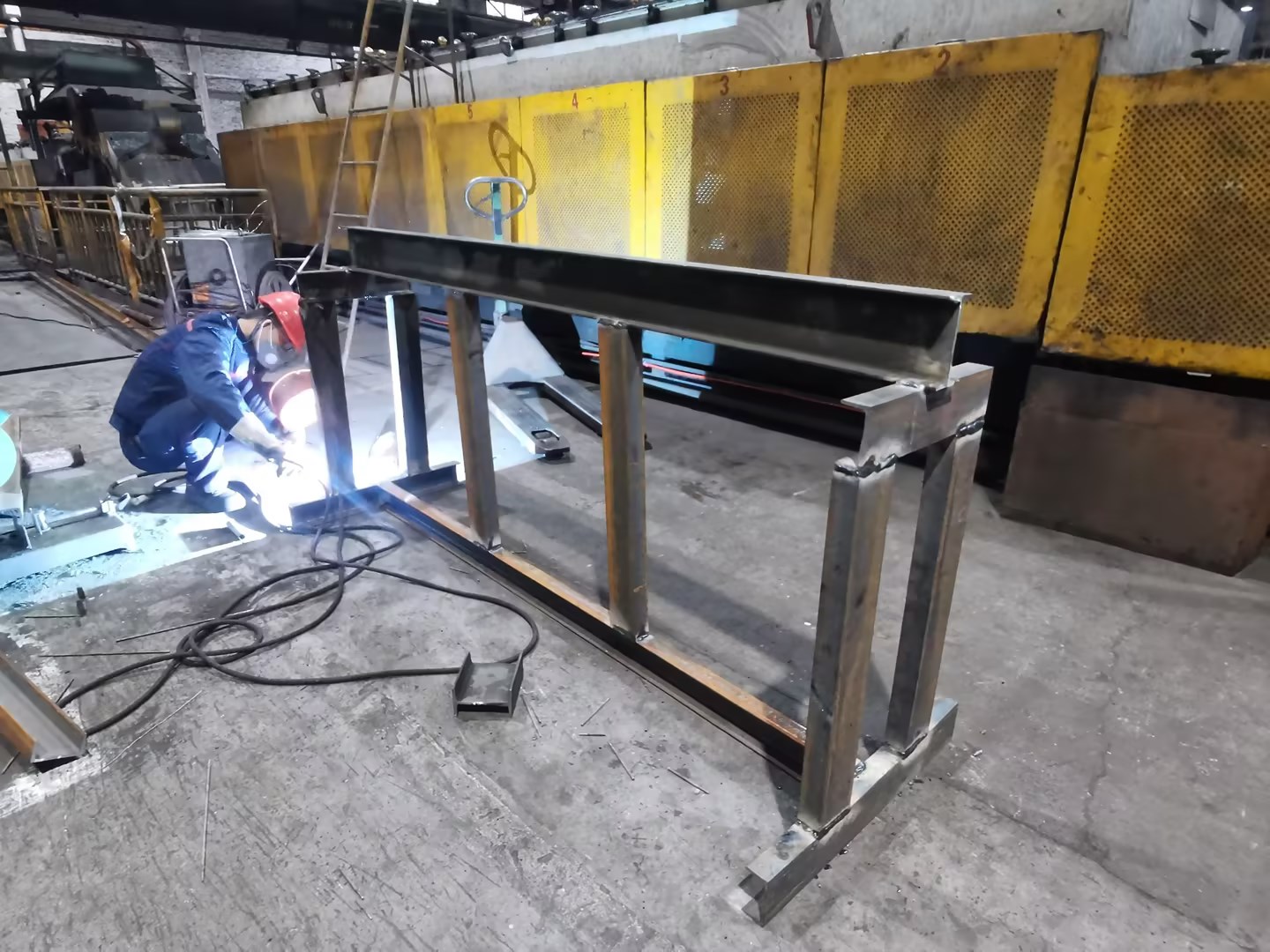 現(xiàn)場制作5.jpg 現(xiàn)場制作5.jpg